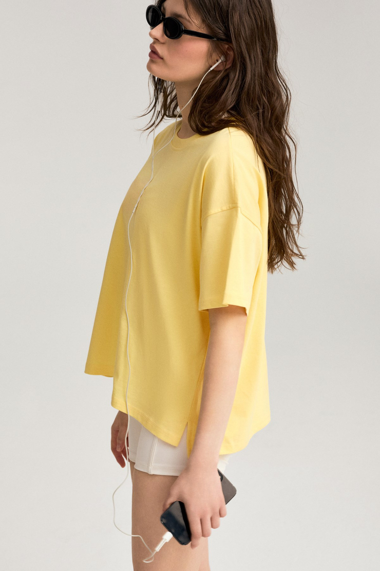 NAYSA Kadın %100 Organik Pamuk Relaxed Fit Yırtmaçlı Yuvarlak Yakalı Sarı T-Shirt