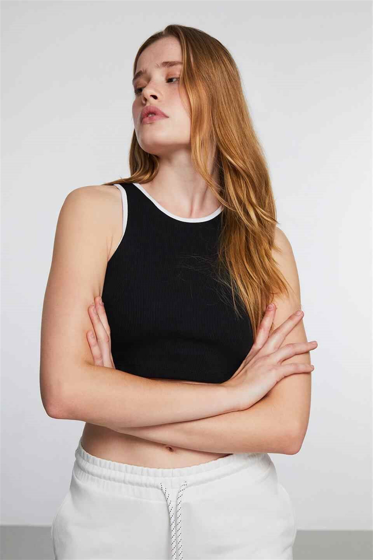 NEMTO Kadın Siyah Düz Renk Halter Yaka Crop Fit Büstiyer