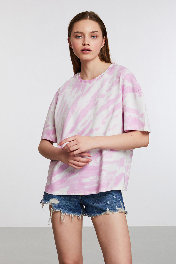 Nıgerıa Kadın Pembe Batik Yuvarlak Yaka Comfort Fit T-Shirt