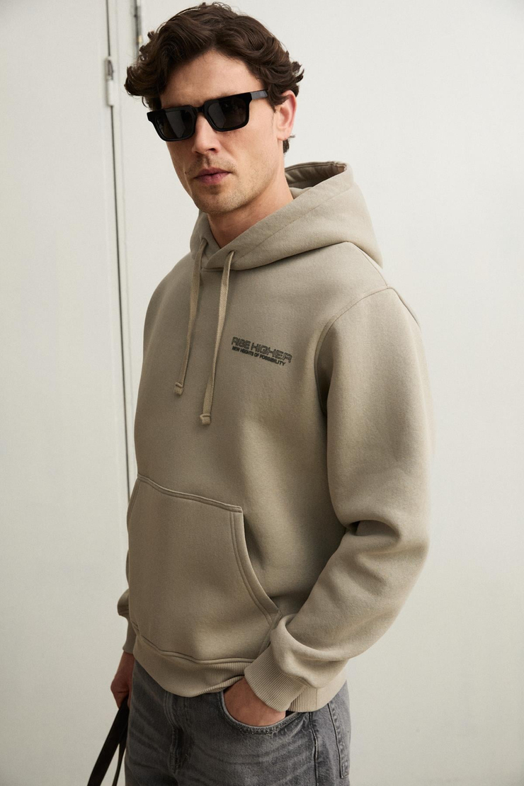 PLAIN Erkek Organik Pamuklu İçi Polarlı Kangru Cepli Bakılı Rwgular Taş Rengi Sweatshirt
