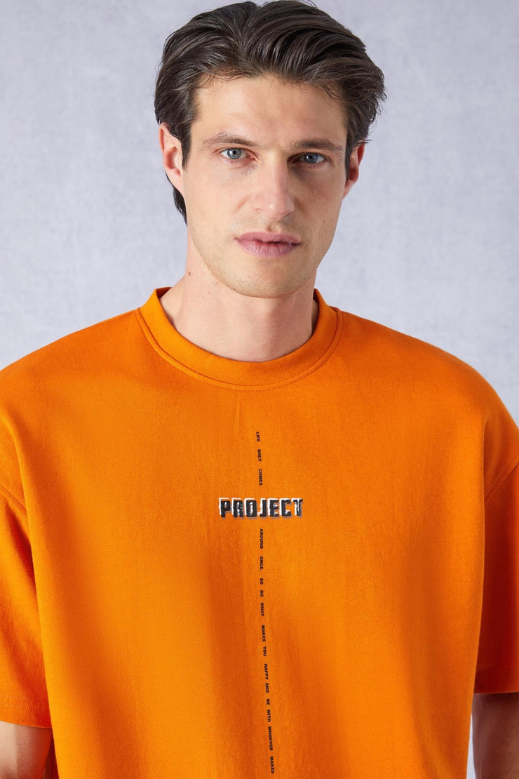 PROJECT Erkek Baskı Detaylı Oversize Fit %100 Organik Pamuk Örme Bisiklet Yaka Örme Turuncu T-Shirt