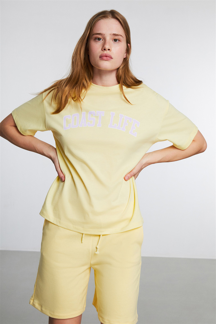 PUERTO Kadın Sarı Baskılı Yuvarlak Yaka Comfort Fit T-Shirt