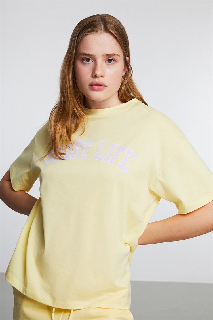 PUERTO Kadın Sarı Baskılı Yuvarlak Yaka Comfort Fit T-Shirt