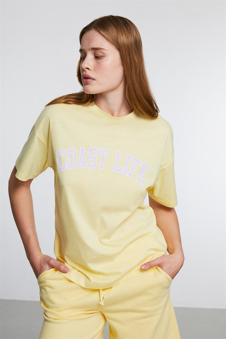 PUERTO Kadın Sarı Baskılı Yuvarlak Yaka Comfort Fit T-Shirt