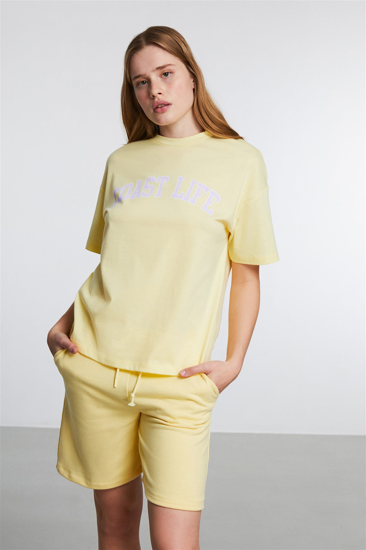 PUERTO Kadın Sarı Baskılı Yuvarlak Yaka Comfort Fit T-Shirt