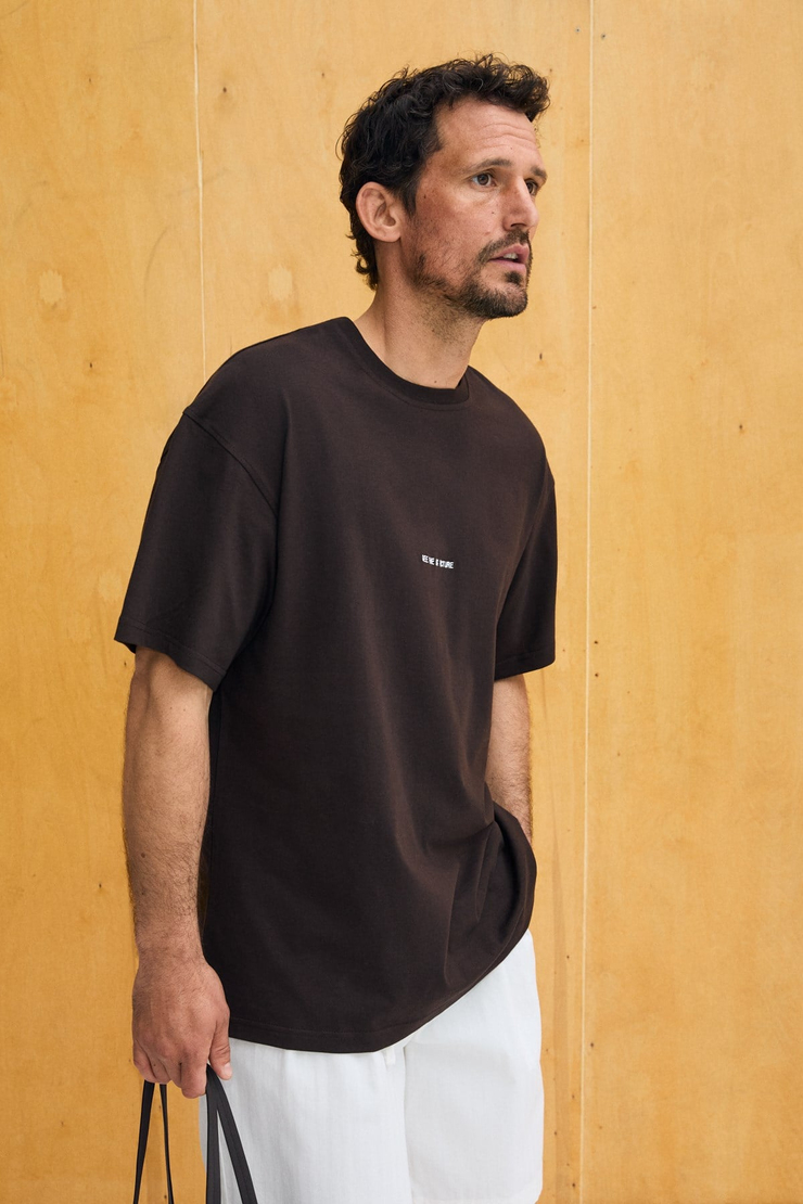 RIVER Erkek Oversize Fit Bol Kesim Nakış İşlemeli Basic Örme Kahverengi T-Shirt