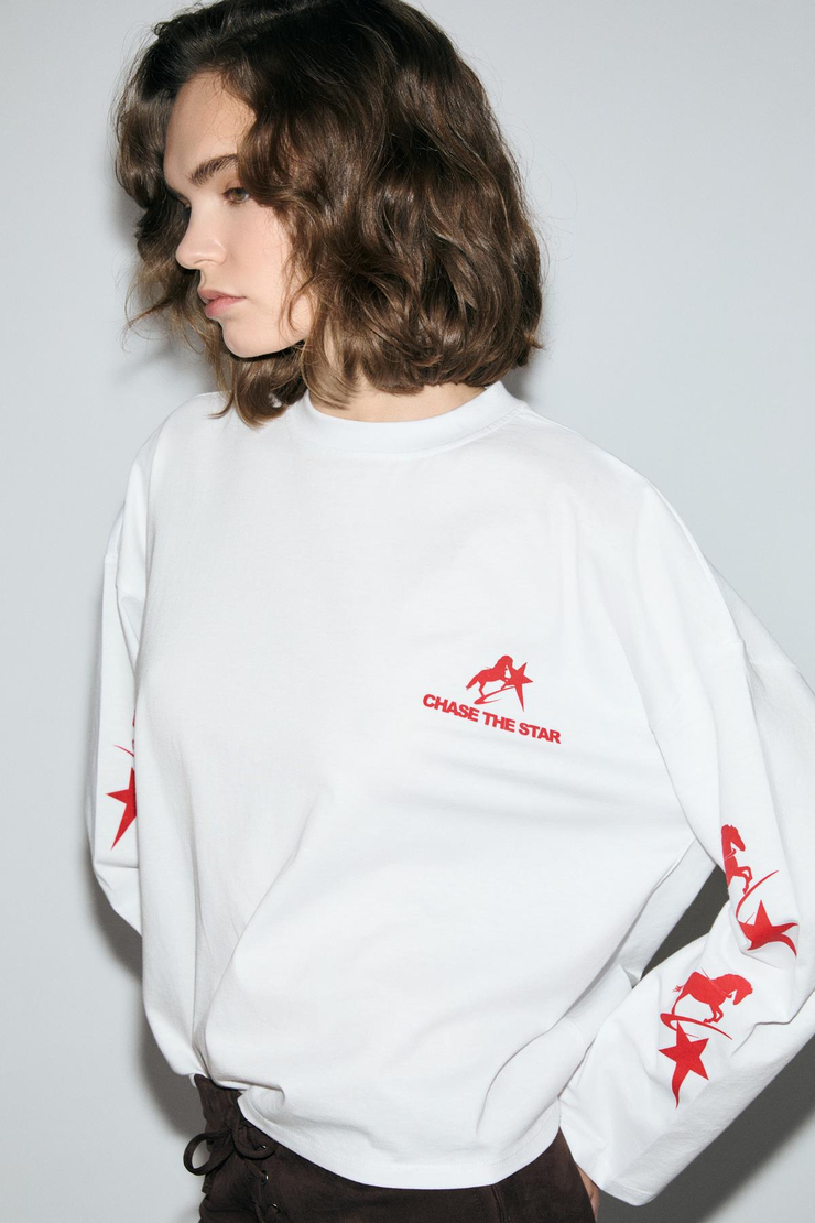 RIVOLYN Kadın Yumuşak Kumaşlı Baskı Detaylı Oversize Uzun Kollu Beyaz T-Shirt