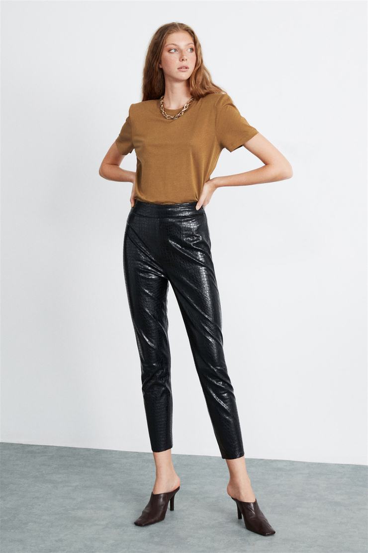 STELLA Kadın Kahverengi Düz Renk Yuvarlak Yaka Comfort Fit T-Shirt