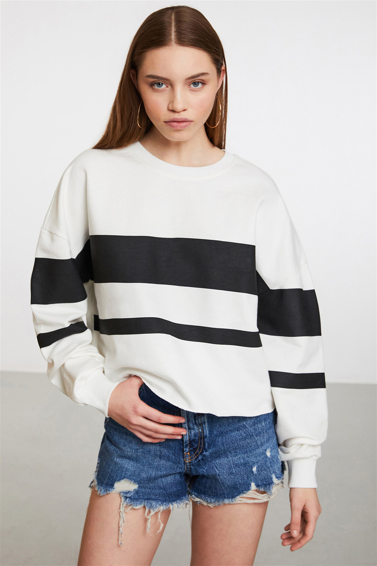 SUGAR Kadın Siyah Çizgili Yuvarlak Yaka Comfort Fit Sweatshirt