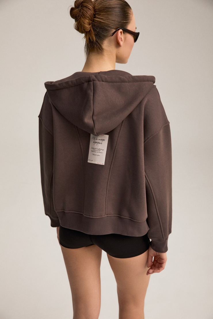 TORCE Kadın Önü Kesikli Metal Fermuarlı Kapüşonlu Etiket Detaylı Oversize Kahverengi Sweatshirt