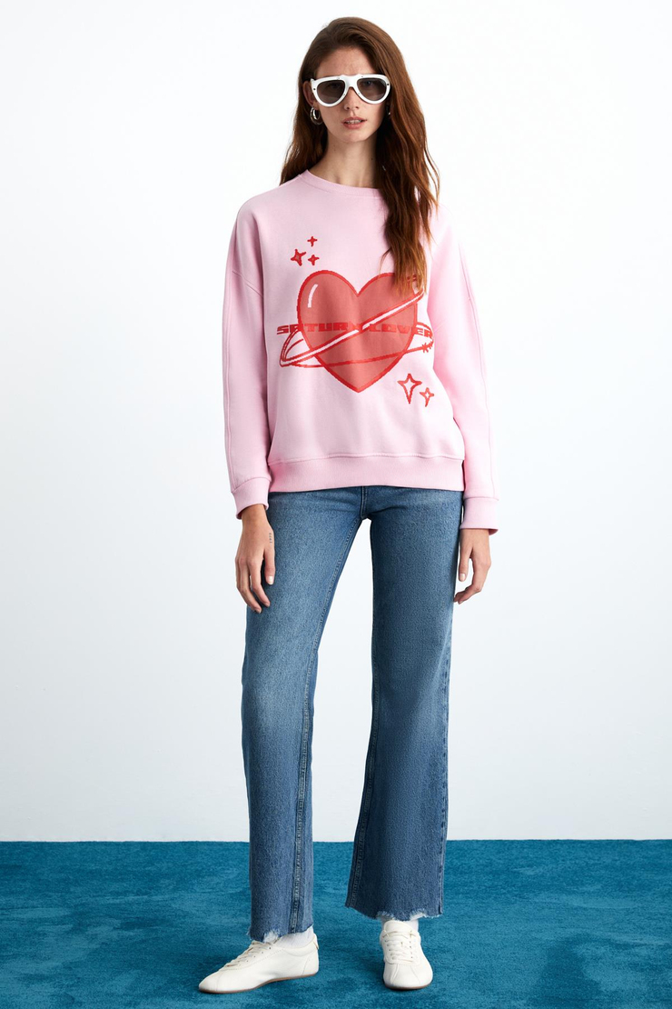 TRISHA Kadın Pamuklu 3 İplik İçi Şardonlu Önü Baskılı Kalp Temalı Yuvarlak Yaka Pembe Sweatshirt