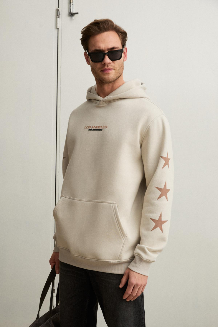TUXON Erkek Yumuşacık İçi Polarlı Baskı Detaylı Kangru Cepli Regular Taş Rengi Sweatshirt
