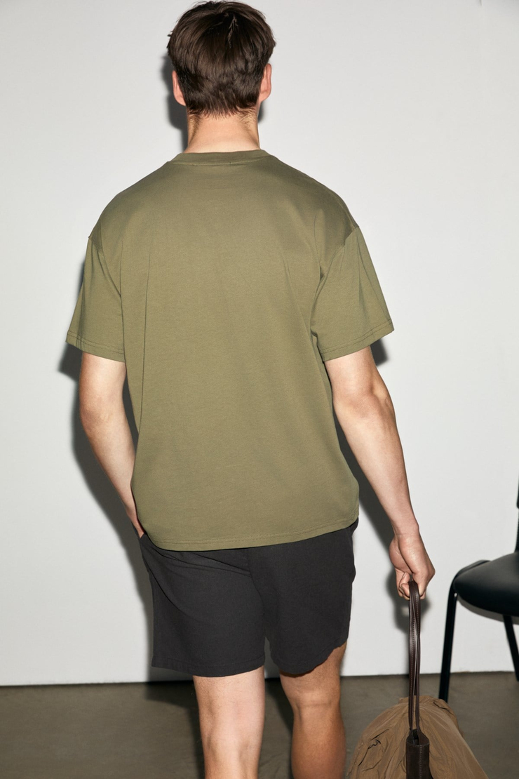 VITO Erkek %100 Organik Pamuklu Nakış Yazı Detaylı Oversize Bol Kesim Kısa Kollu Koyu Haki T-Shirt
