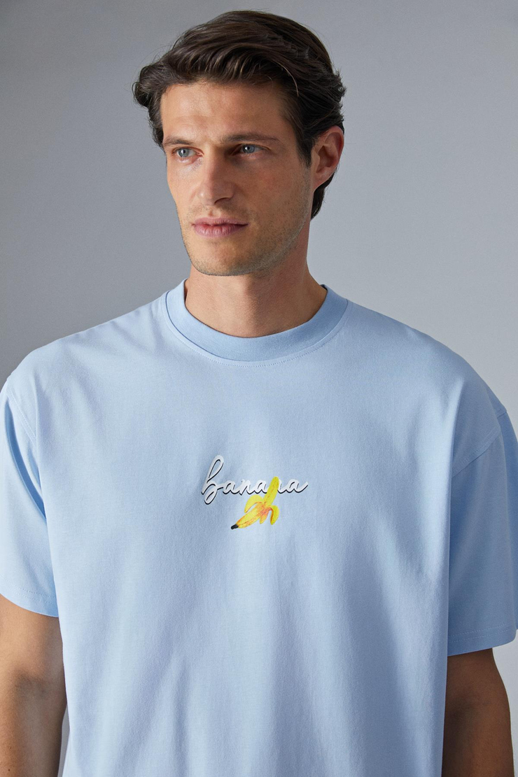 YUMMY Erkek Bisiklet Yaka Baskı Detaylı %100 Organik Pamuk Kısa Kol Açık Mavi T-Shirt