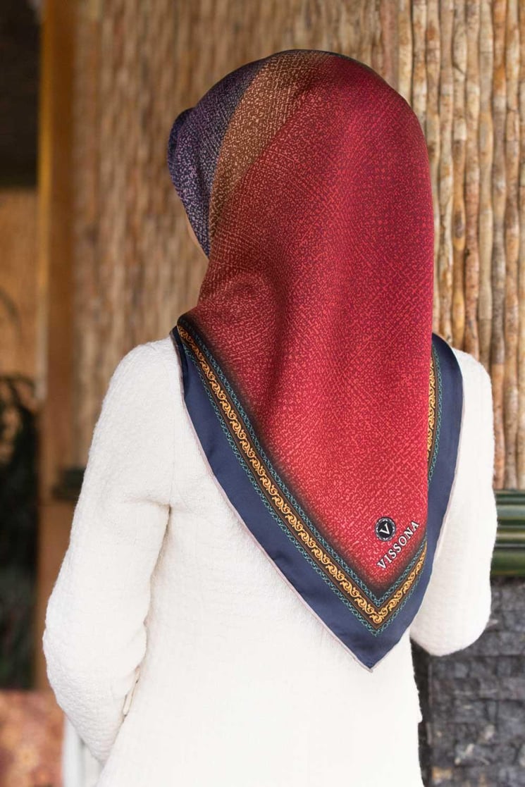 %100 Twill İpek Degradeli Ve Doku Desenli Lacivert Renkli 90x90 Eşarp Dikim Şekli : El Dikişi