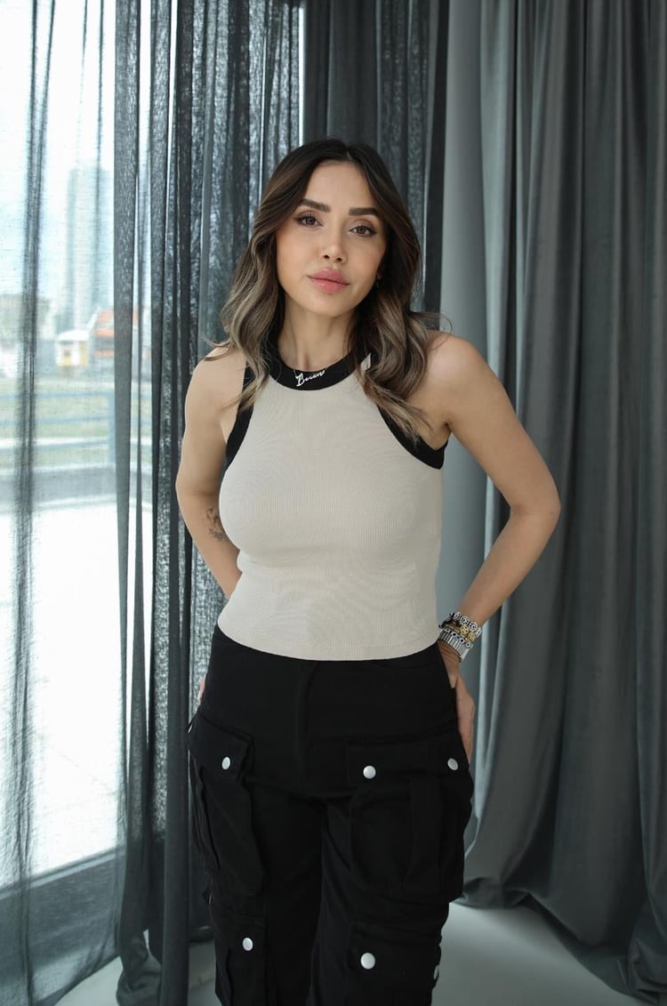 Bej Most Yakası Şeritli Atlet