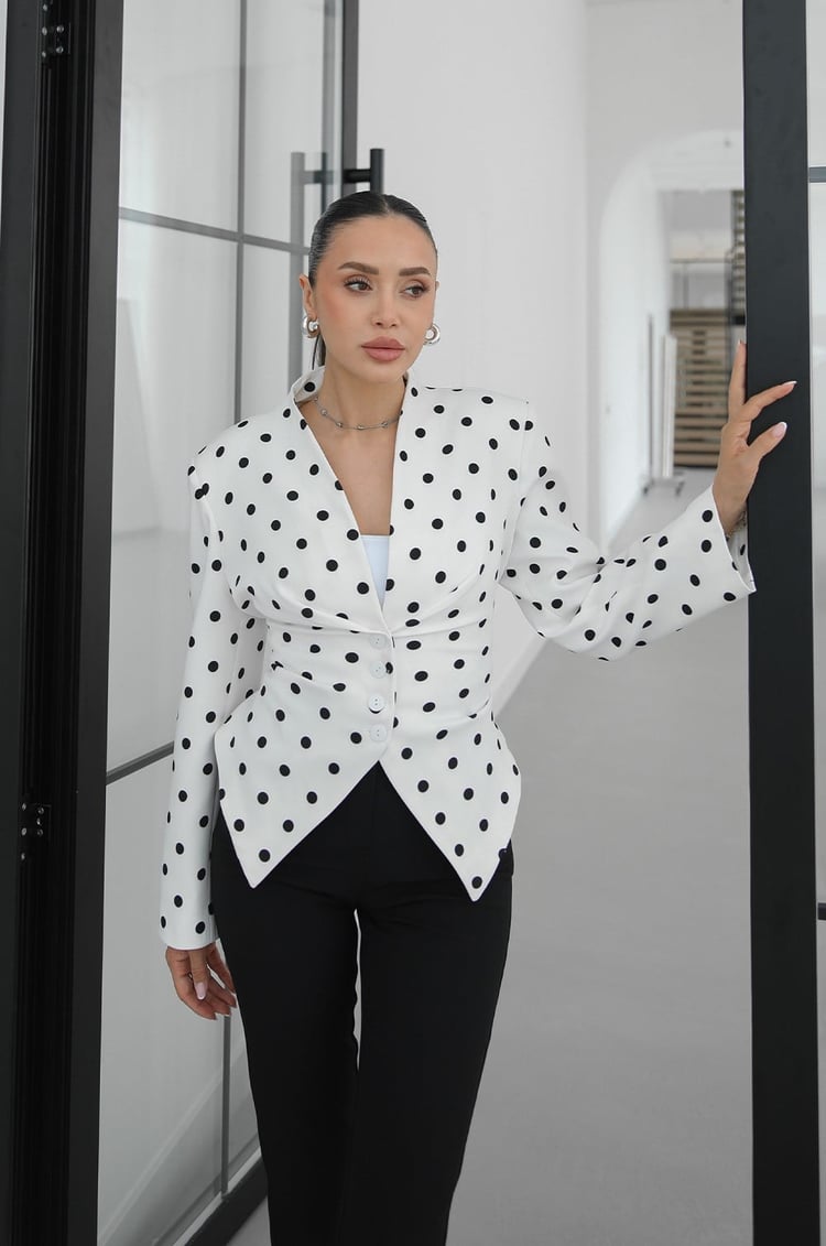 Beyaz Puantiyeli Arkası Bağlama Detaylı Blazer Ceket