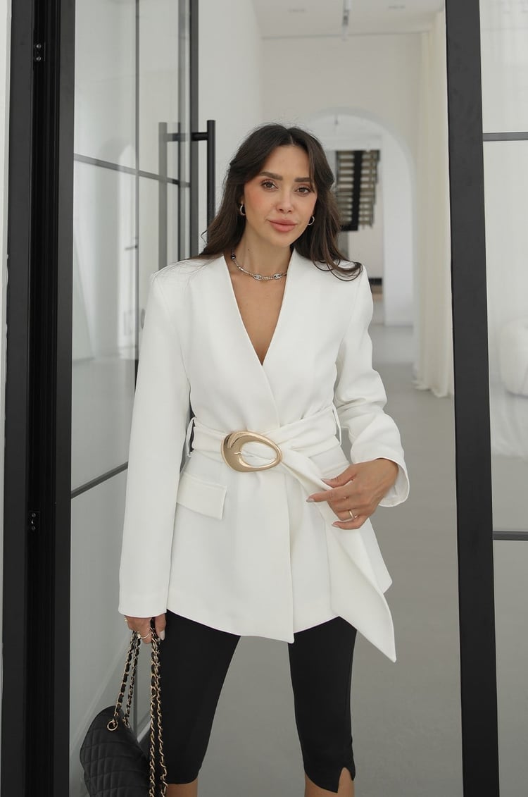 Ekru Büyük Gold Tokalı Blazer Ceket