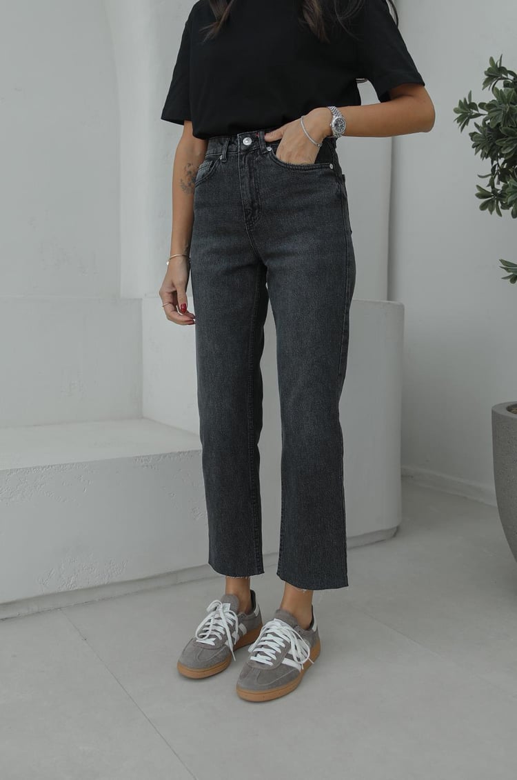 Füme Yıkamalı Boy Fit Kesik Paça Jean