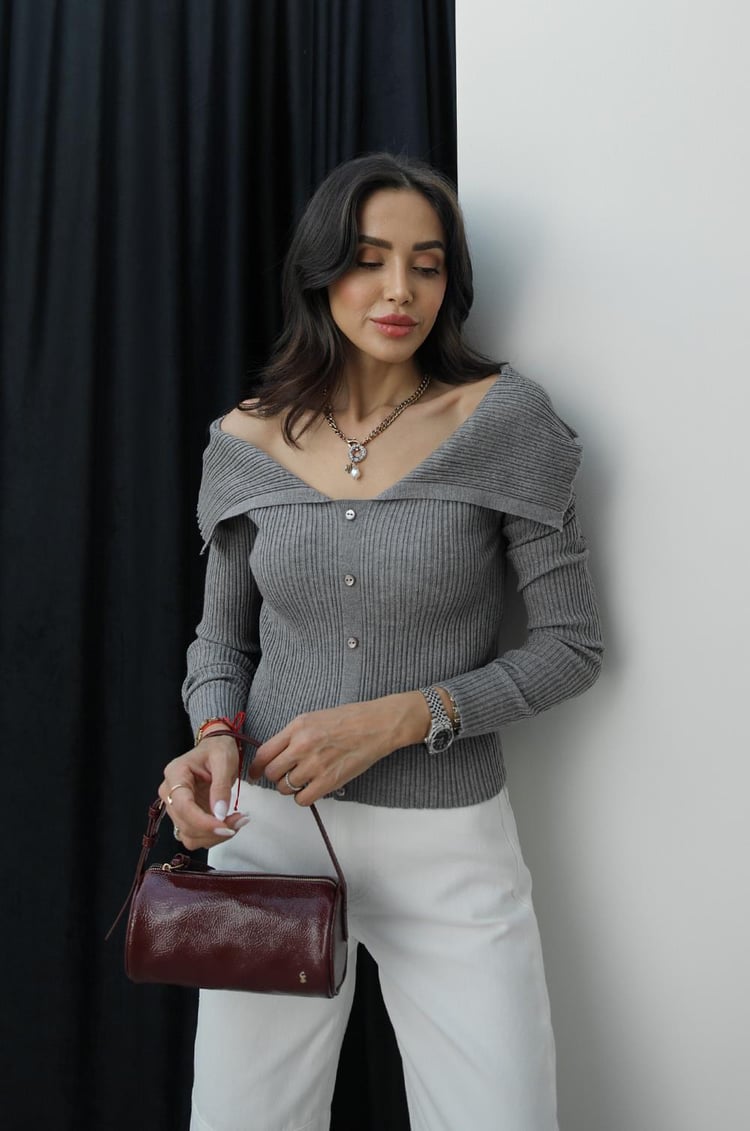 Gri Degaje Yaka Düğmeli Hırka