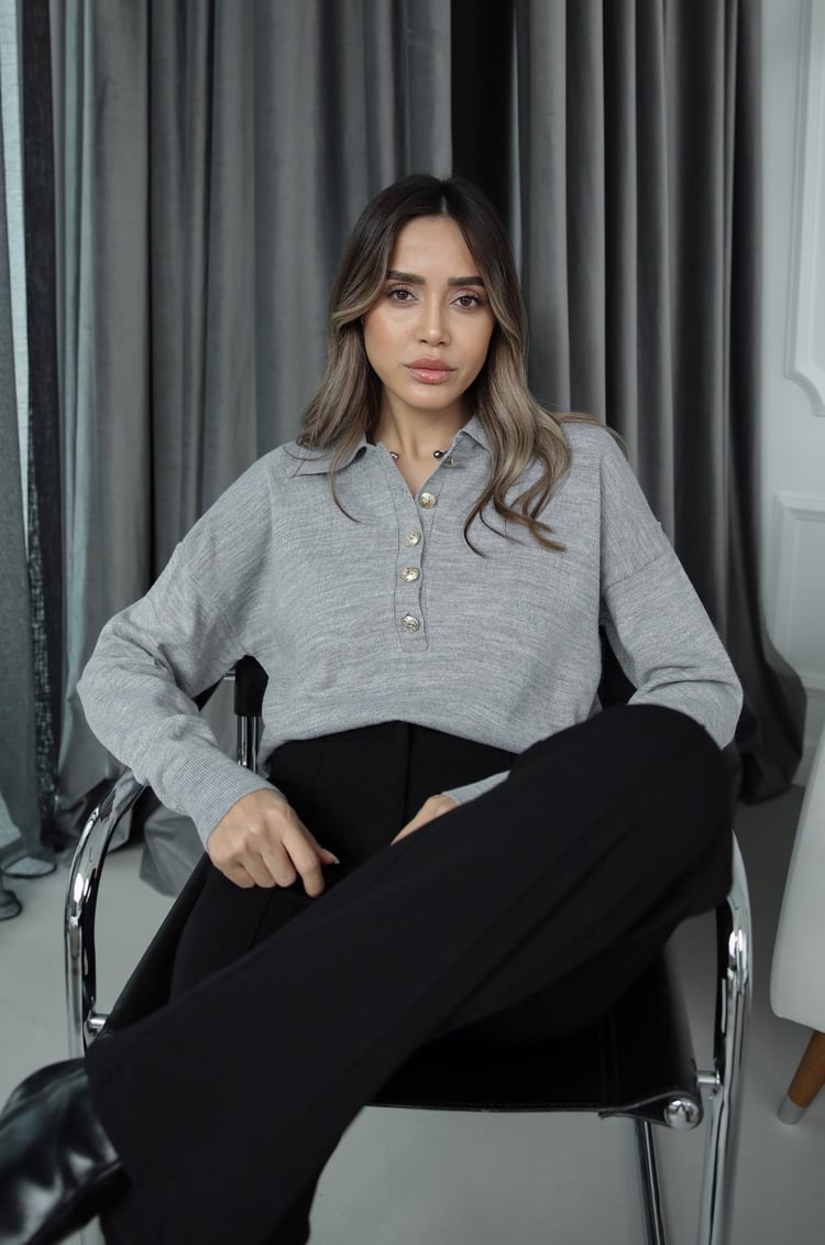 Gri Gold Düğmeli Polo Yaka Triko