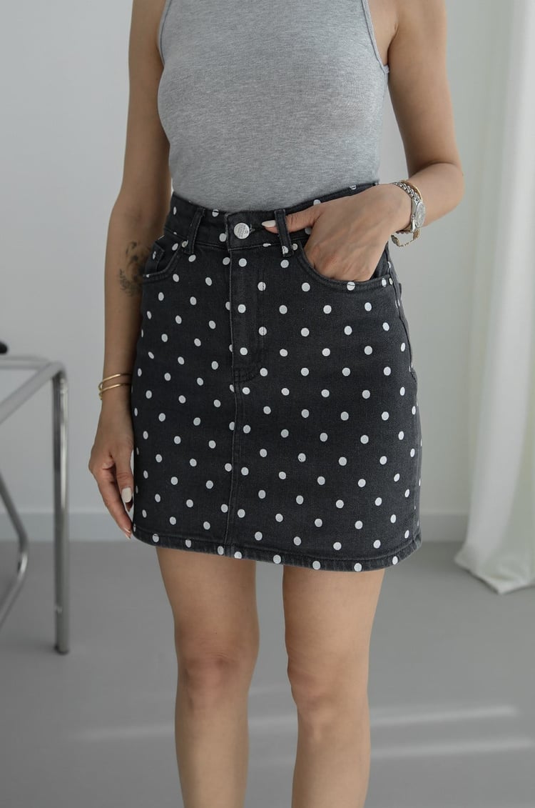 Gri Soluk Efektli Puantiyeli Denim Etek