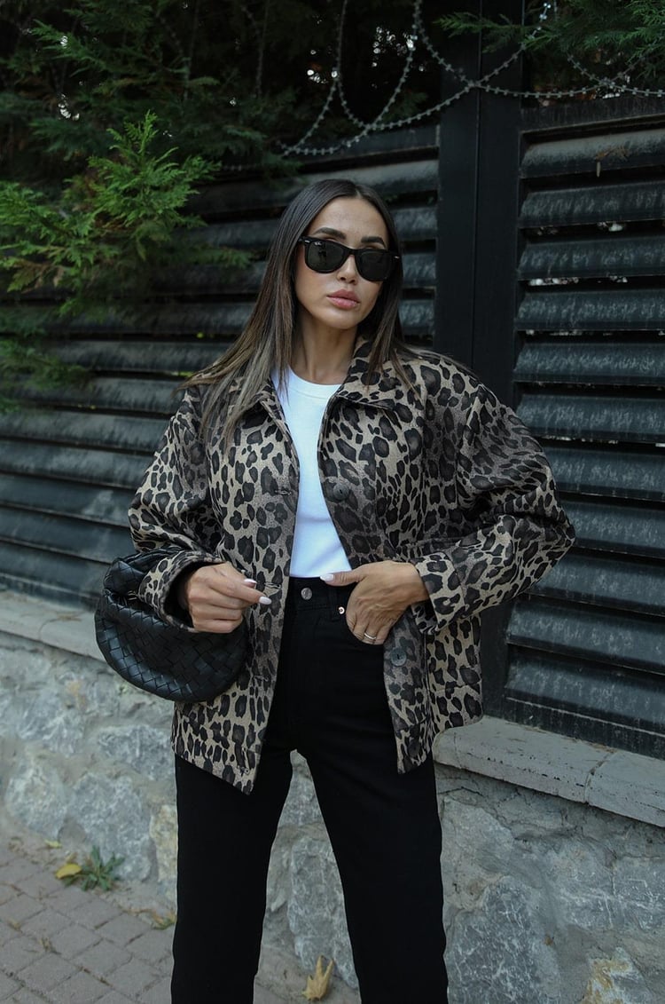 Leopar Desenli Önü Düğmeli Ceket