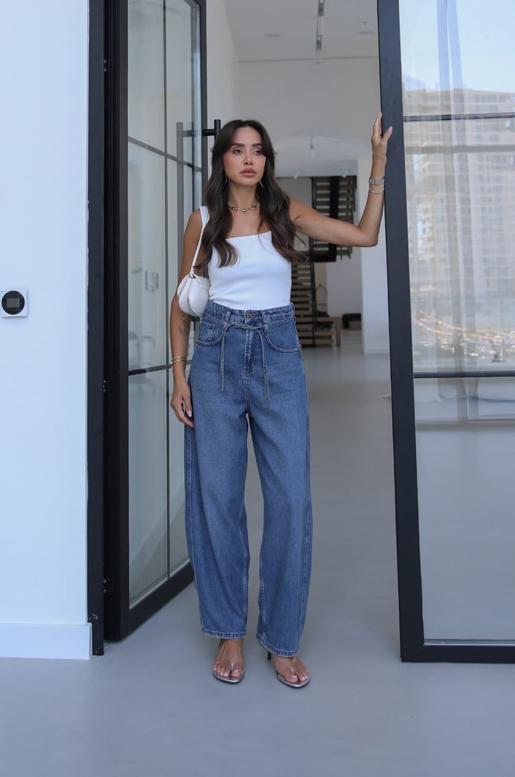 Mavi İp Kemerli Mom Jean