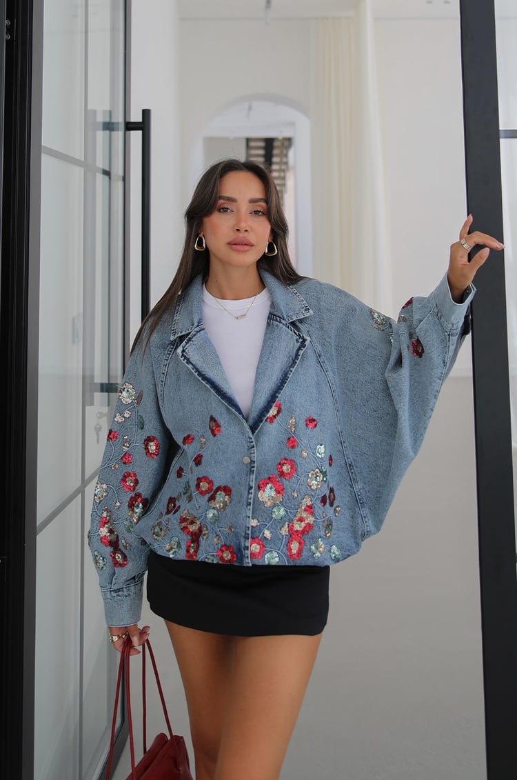 Mavi Pullu Çiçek İşlemeli Denim Ceket
