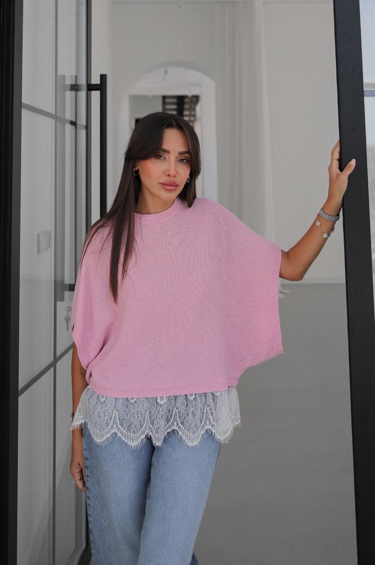 Pembe Dantel Detaylı Triko Bluz