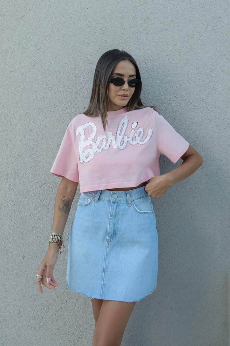 Pembe Pul İşlemeli Barbie Tişört