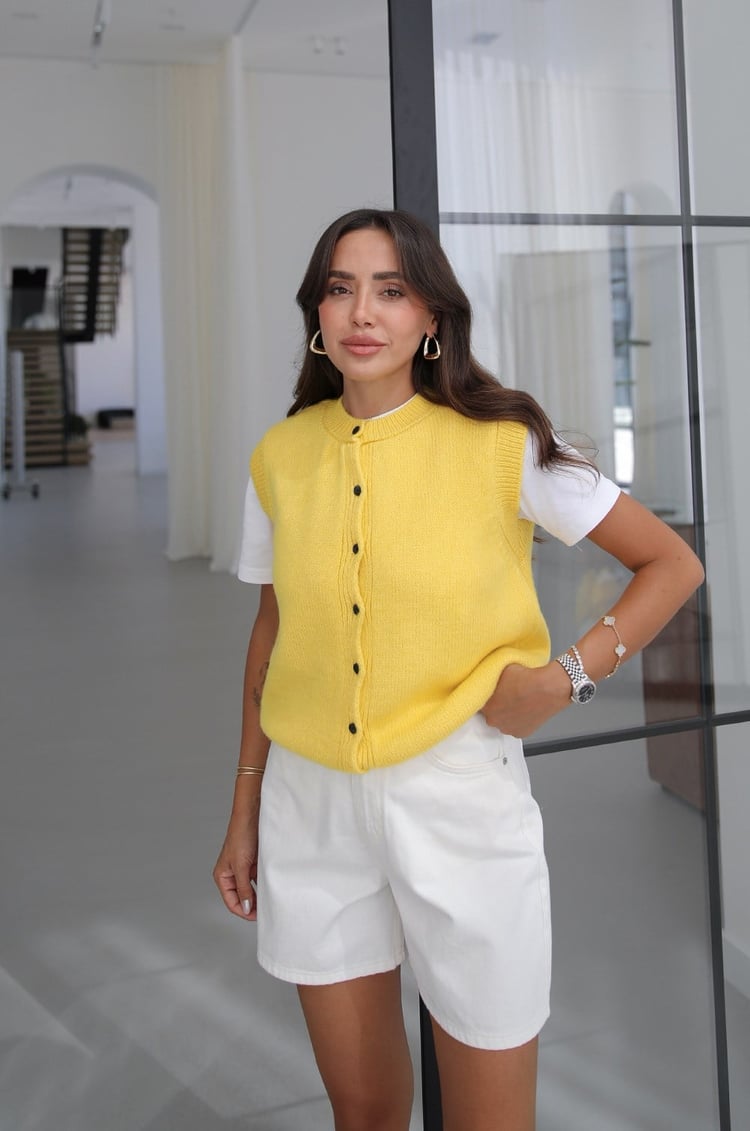 Sarı Lana Düğmeli Yelek