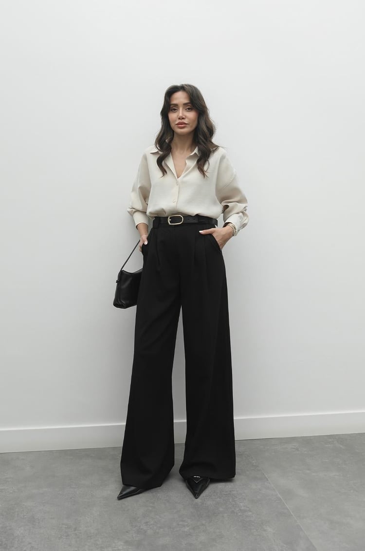 Siyah Bowen Kemerli Pantolon