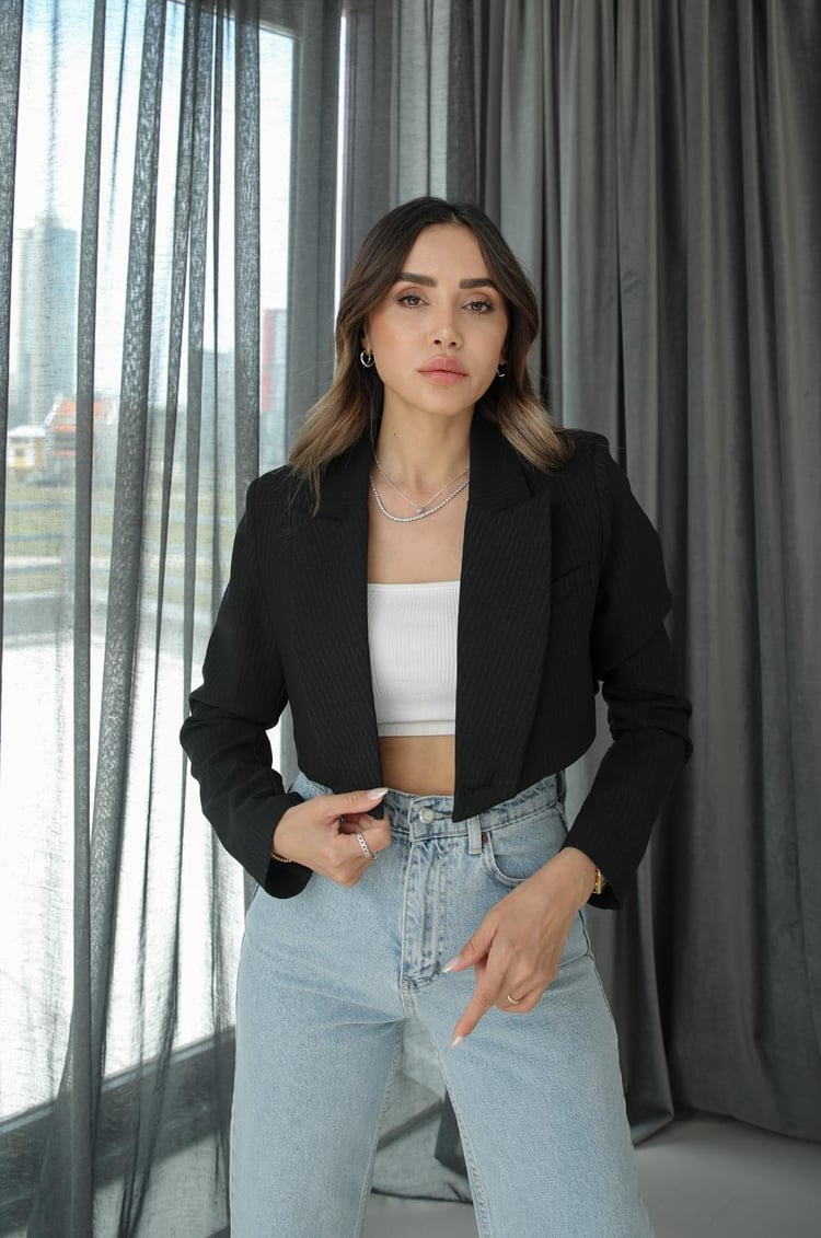 Siyah Çizgili Crop Blazer Ceket