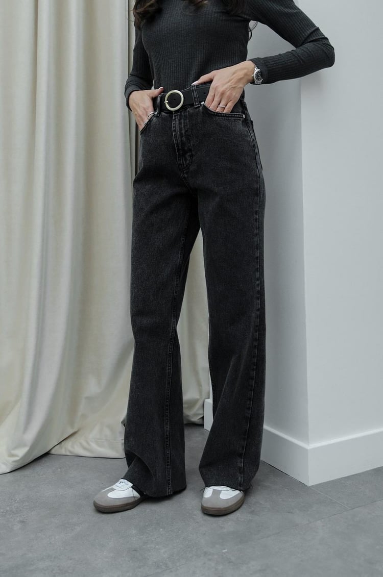 Siyah Damia Yıkamalı Straight Jean