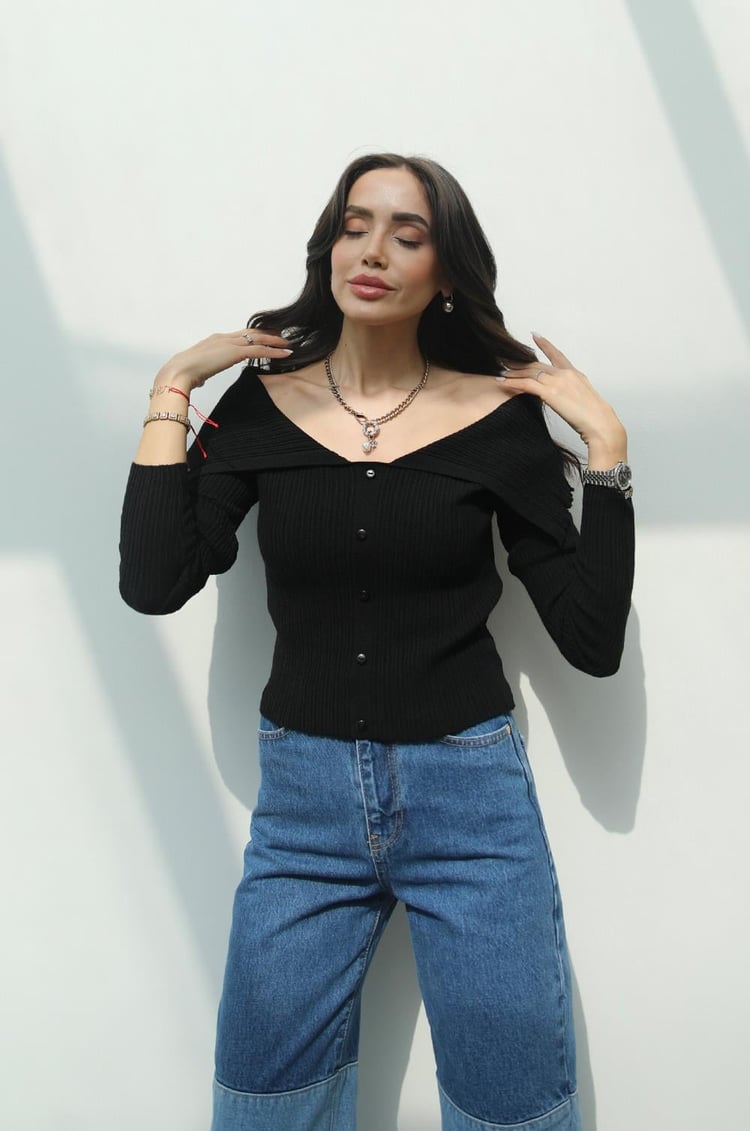 Siyah Degaje Yaka Düğmeli Hırka