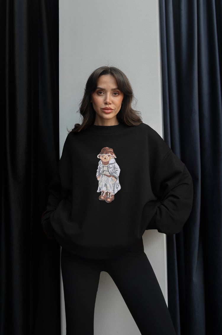 Siyah Paltolu Teddy Baskılı Sweatshirt