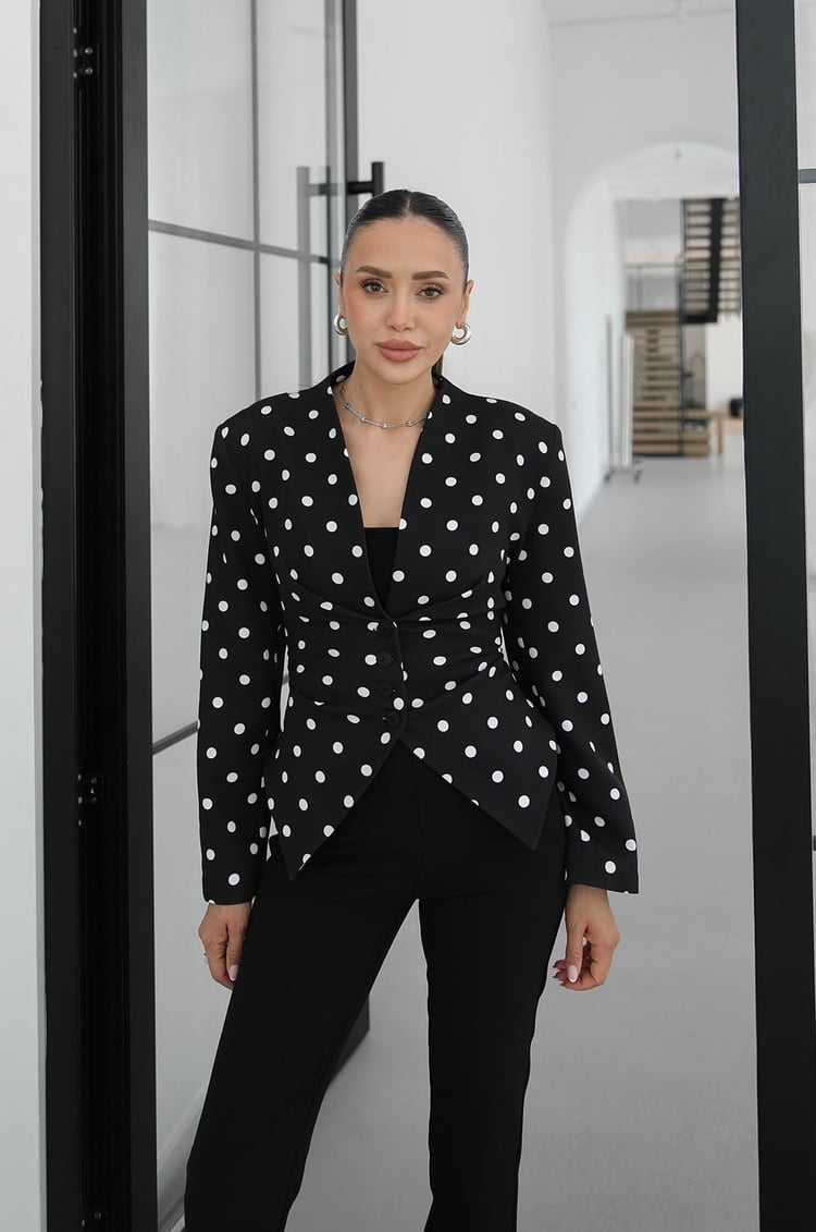 Siyah Puantiyeli Arkası Bağlama Detaylı Blazer Ceket