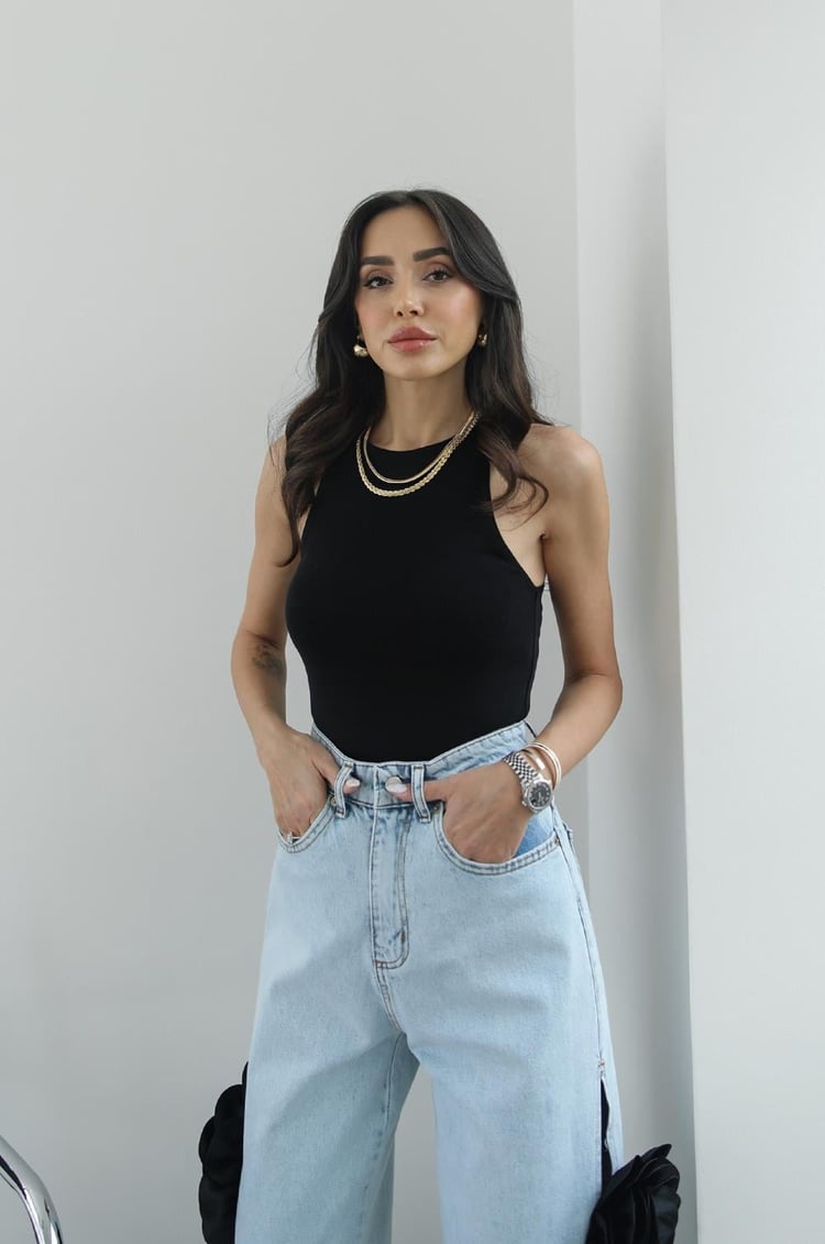Siyah Row Halter Yaka Atlet