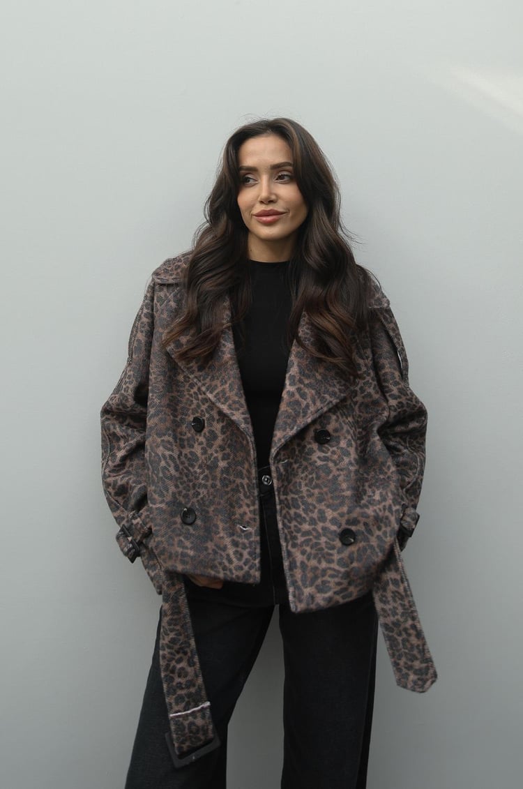 Açık Kahve Leopar Kemerli Kısa Kaşe Kaban