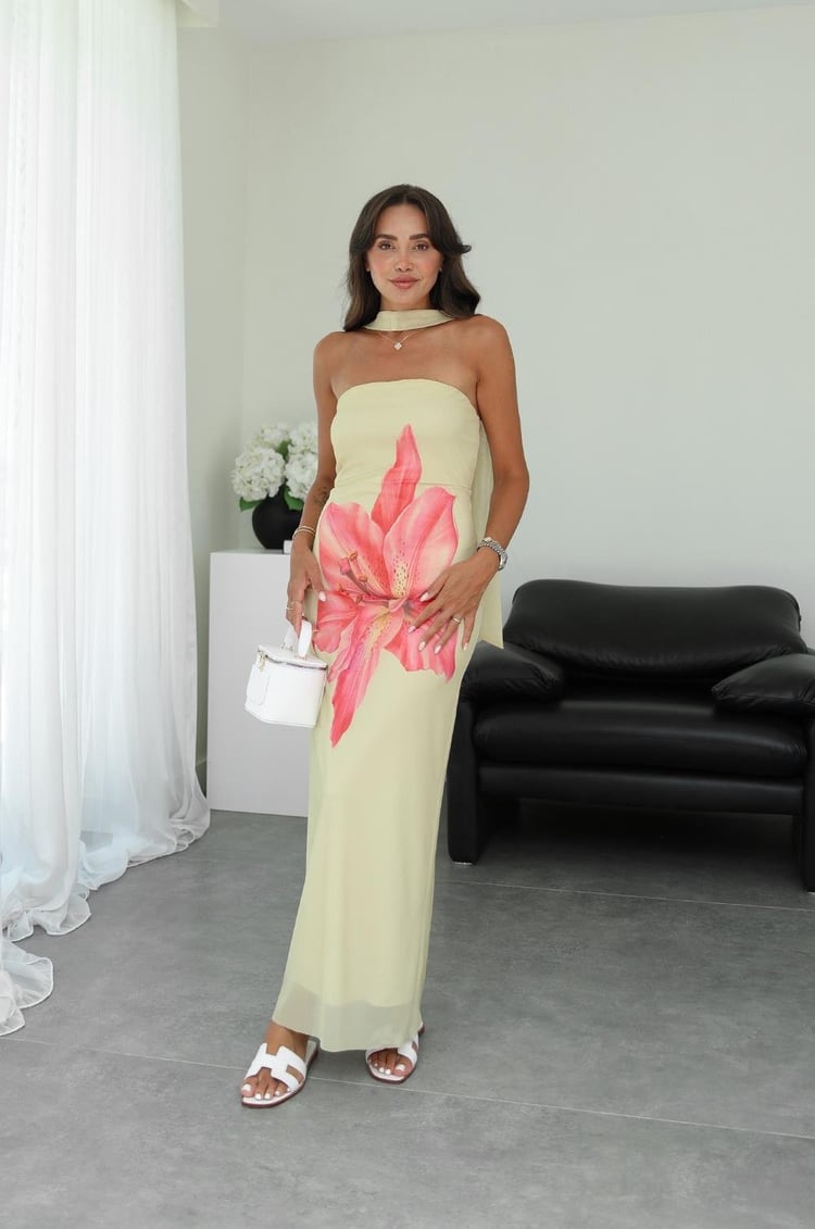 Açık Sarı Amaryllis Desenli Şallı Elbise