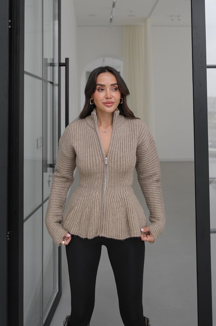 Bej Dik Yaka Peplum Hırka