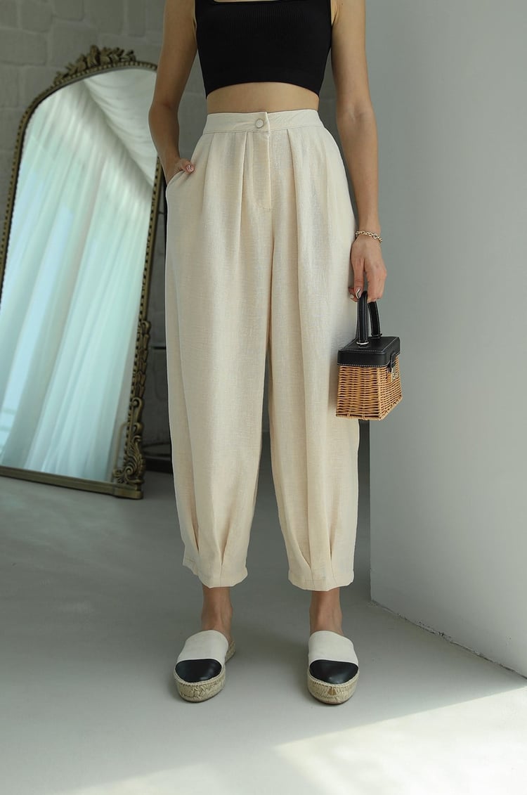 Bej Pileli Çıtçıt Düğmeli Pantolon