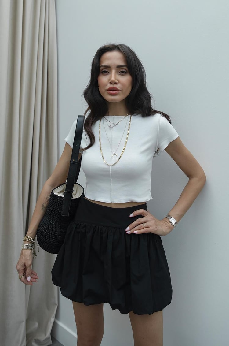 Beyaz Ebba Ters Dikişli Bluz