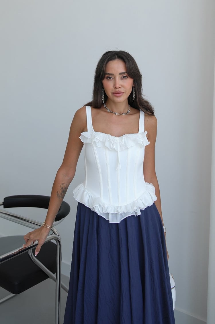 Beyaz Fırfırlı Volanlı Korse Bluz