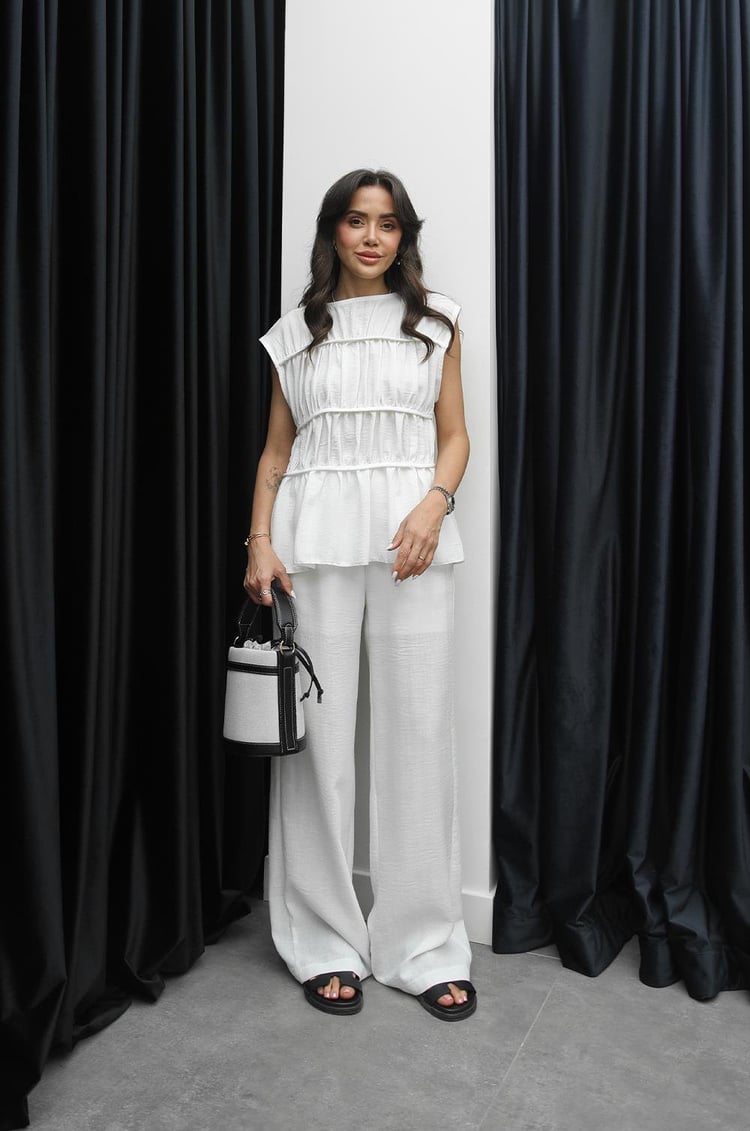 Beyaz Layer Bluz Pantolon Takım