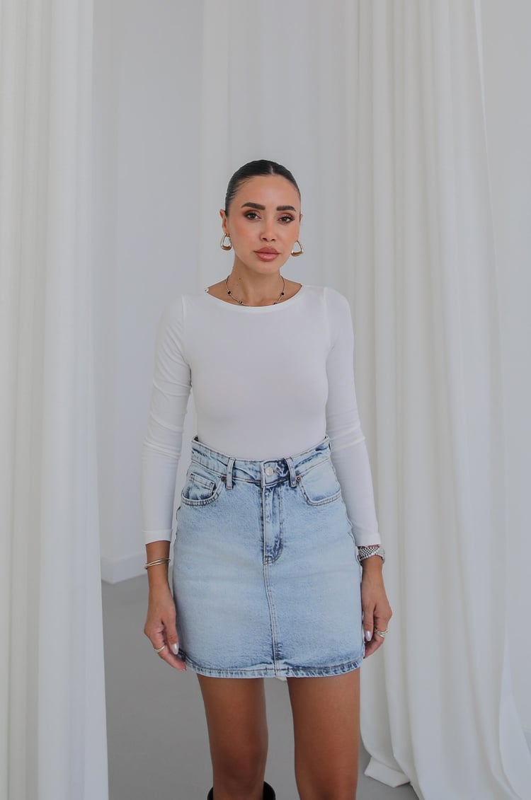 Ekru Kayık Yaka Uzun Kollu Bodysuit