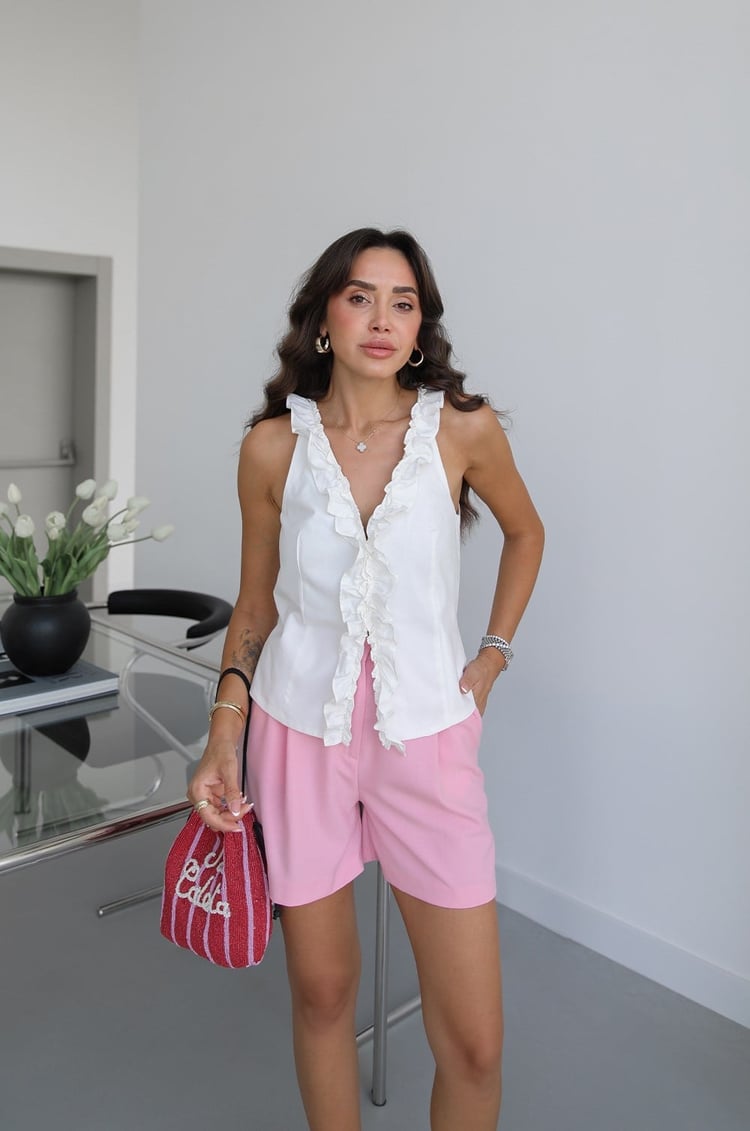 Ekru Yakası Ve Önü Fırfırlı Bluz