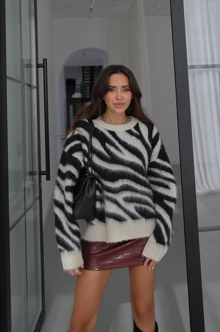 Ekru Zebra Desenli Yumoş Kazak