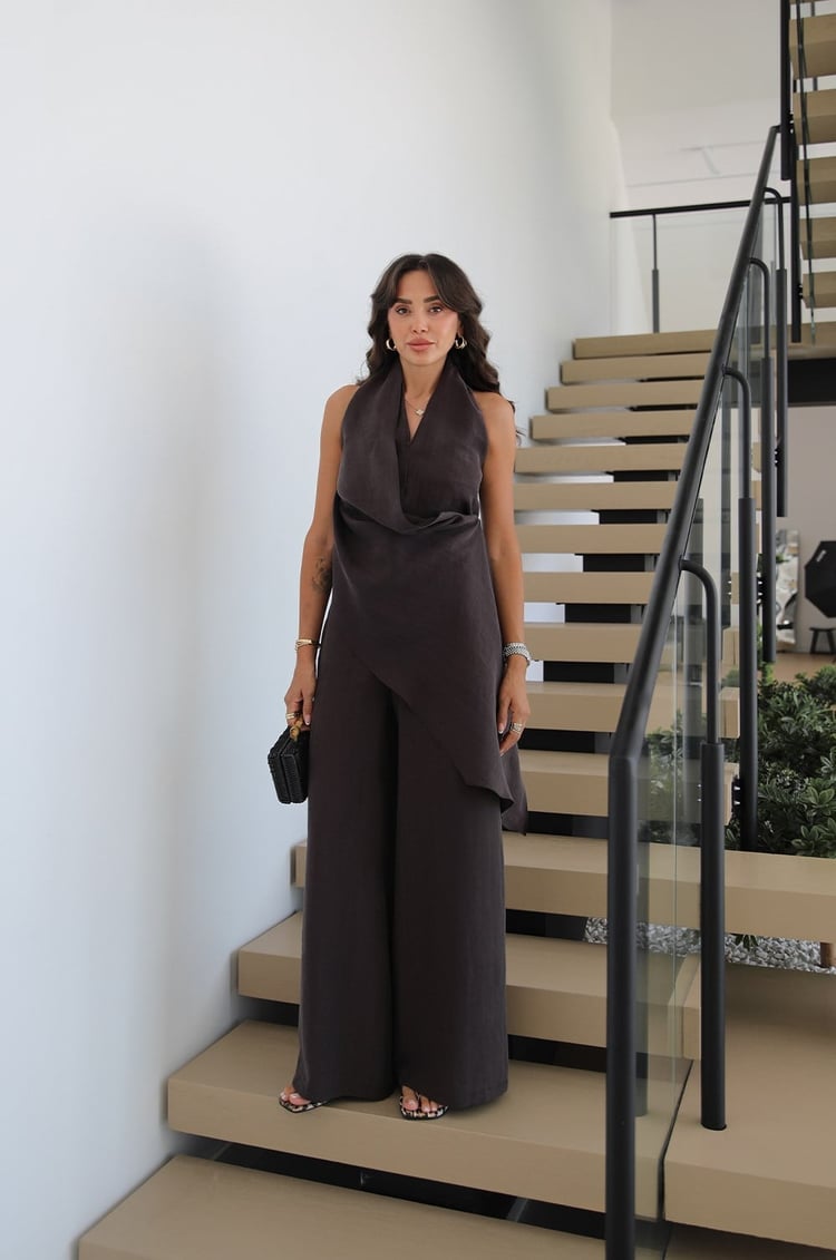 Kahverengi Halter Yaka Şal Detaylı Tulum